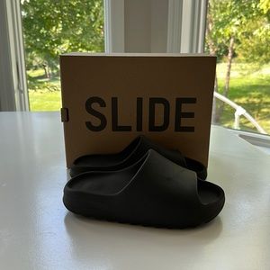 Yeezy slide size 8-us onyx black